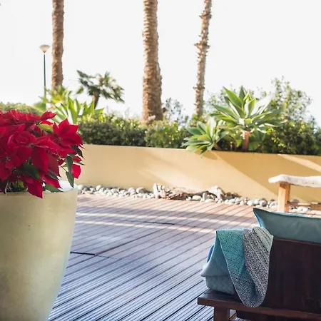 דירה By The Atlantic 3-bedroom *