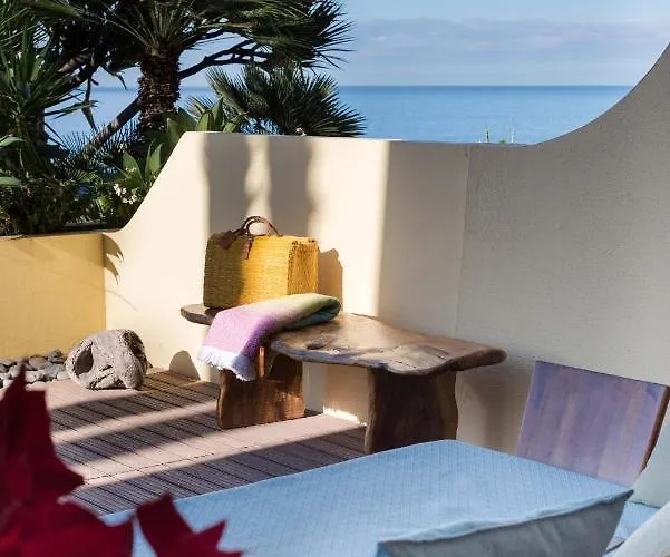 By The Atlantic 3-bedroom フンシャル