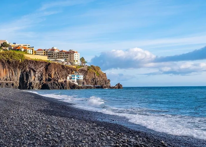 By The Atlantic 3-bedroom アパート